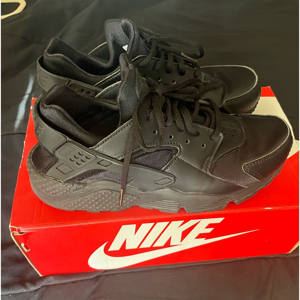 Triple Black Nike Air Huarache